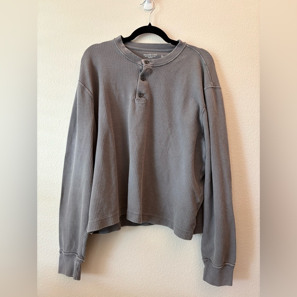 Abercrombie & Fitch Men's Gray Waffle Henley Sweatshirt